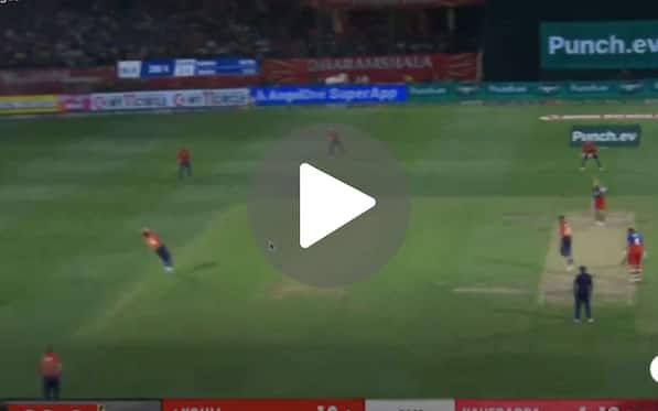 [Watch] Ashutosh, Rossouw Give Minor Heart-Attack To Virat Kohli As He Survives A Scare